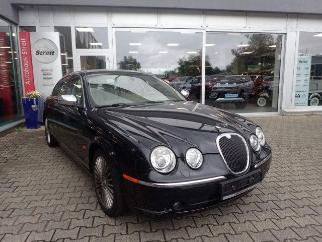 Fahrzeugabbildung Jaguar S-Type 4.2 V8 Executive Memory Sitze SHZ PDCv+h