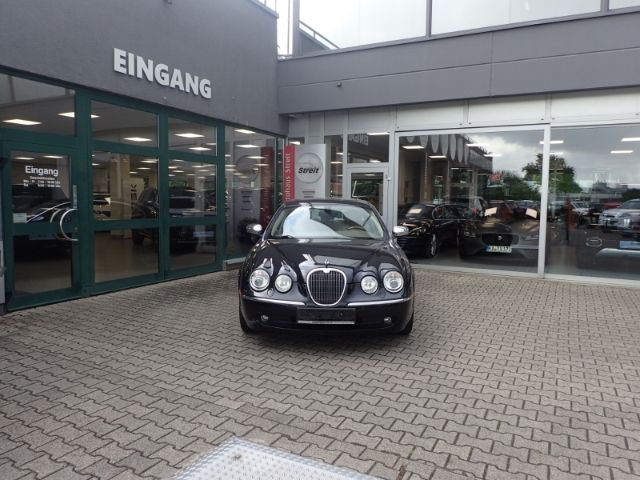 Fahrzeugabbildung Jaguar S-Type 4.2 V8 Executive Memory Sitze SHZ PDCv+h