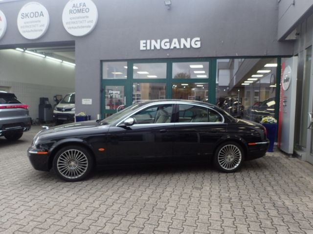 Fahrzeugabbildung Jaguar S-Type 4.2 V8 Executive Memory Sitze SHZ PDCv+h