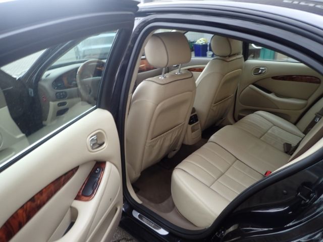 Fahrzeugabbildung Jaguar S-Type 4.2 V8 Executive Memory Sitze SHZ PDCv+h