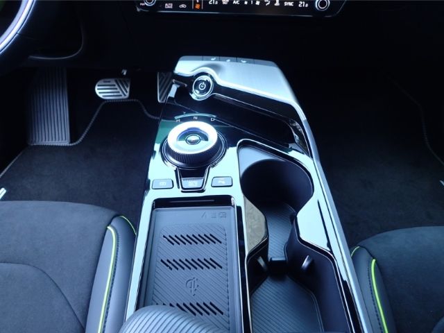 Fahrzeugabbildung Kia EV6 GT 4WD Elektro 77 ACC Panorama HUD 360 Kamer