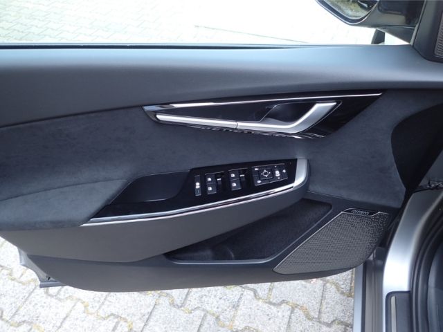 Fahrzeugabbildung Kia EV6 GT 4WD Elektro 77 ACC Panorama HUD 360 Kamer