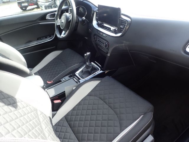 Fahrzeugabbildung Kia ProCeed GT-Line 1.4 T-GDI JBL-Sound LED Navi All
