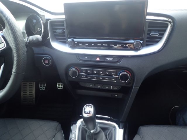 Fahrzeugabbildung Kia ProCeed GT-Line 1.4 T-GDI JBL-Sound LED Navi All
