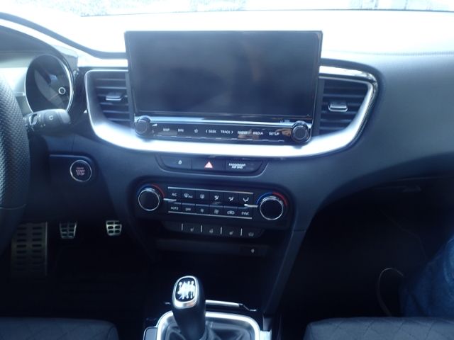 Fahrzeugabbildung Kia ProCeed GT-Line 1.4 T-GDI JBL-Sound LED Navi All