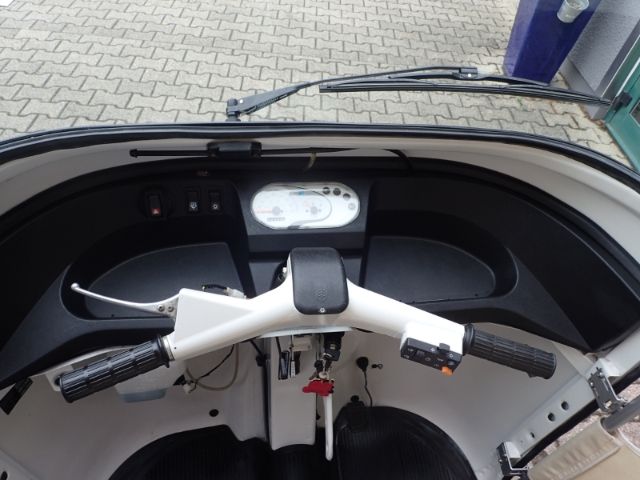 Fahrzeugabbildung Piaggio Ape Calessino 200 wenig Kilometer